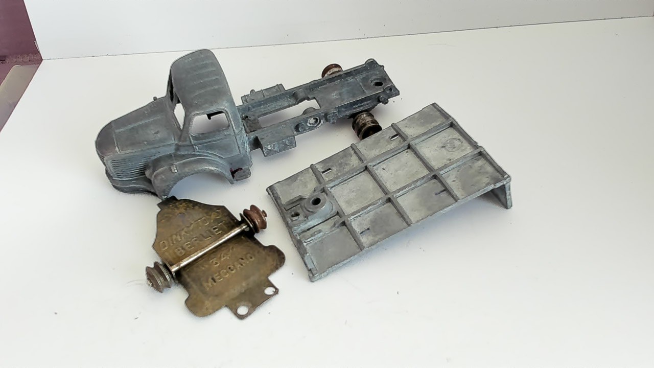 ../content/J4/Berliet Tractor (J471)/images/7.jpg